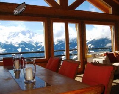 dining arrangement with mountain view